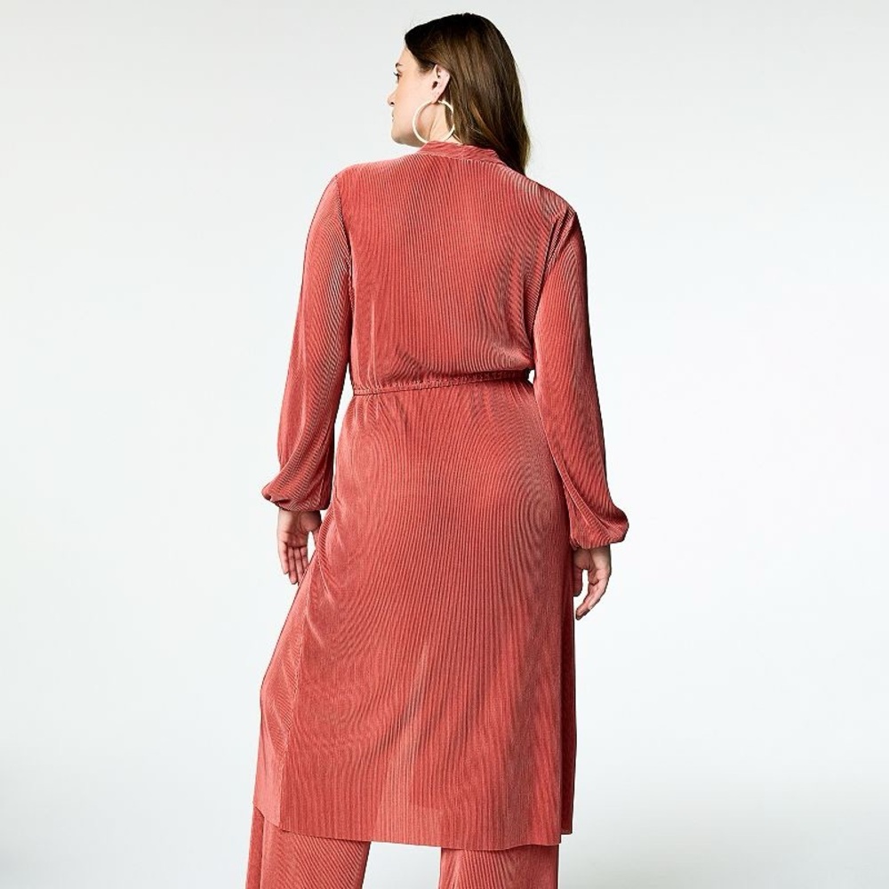 Intempo Kimono Duster in Salmon Color in accordian texture - Picture 14 of 15